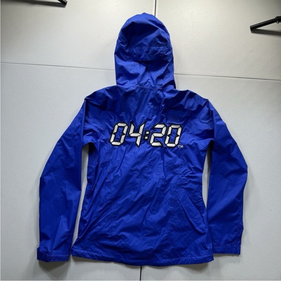 North face - Picture 1 of 5